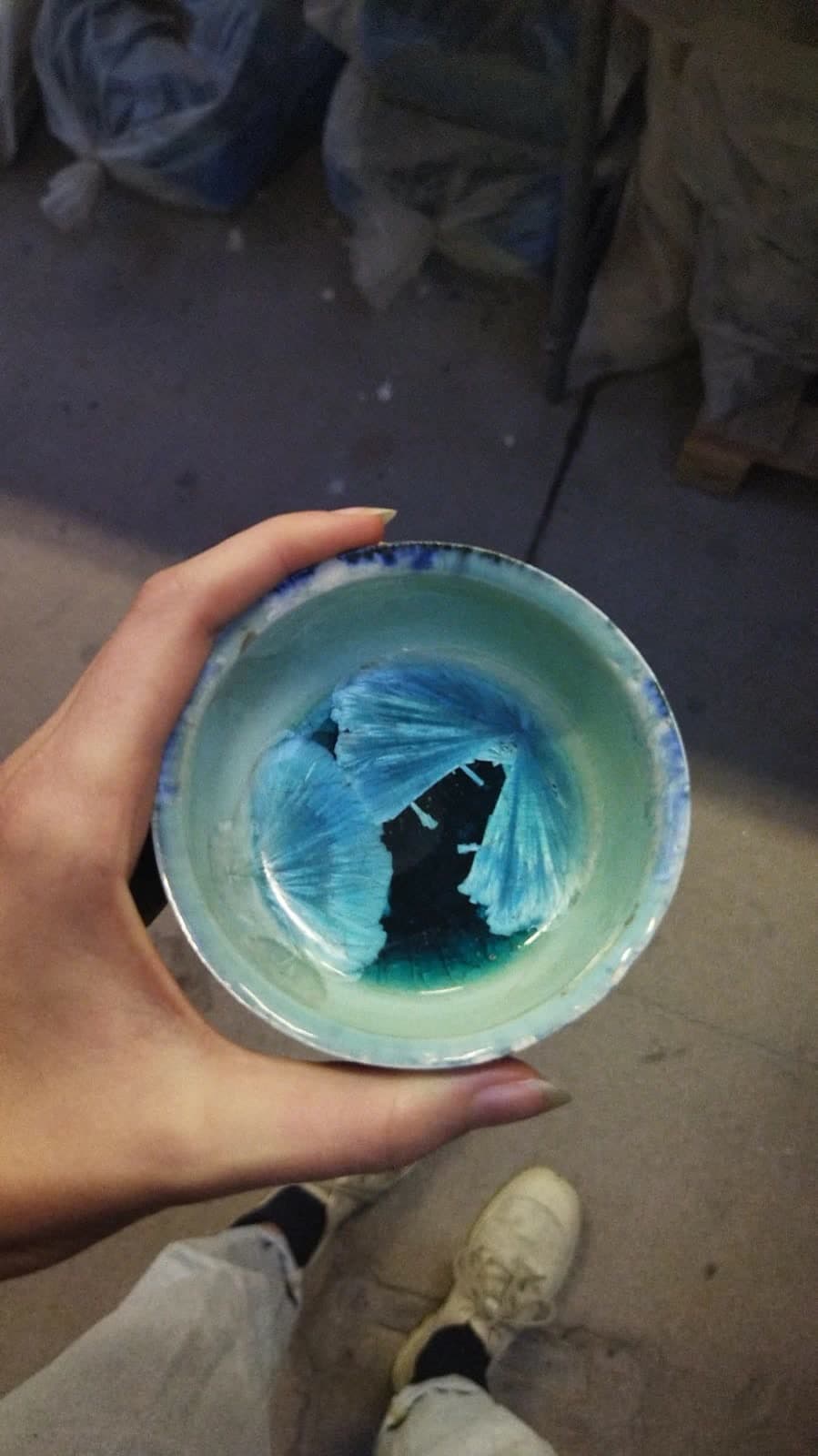 Étape de création céramique — modelage, séchage ou cuisson