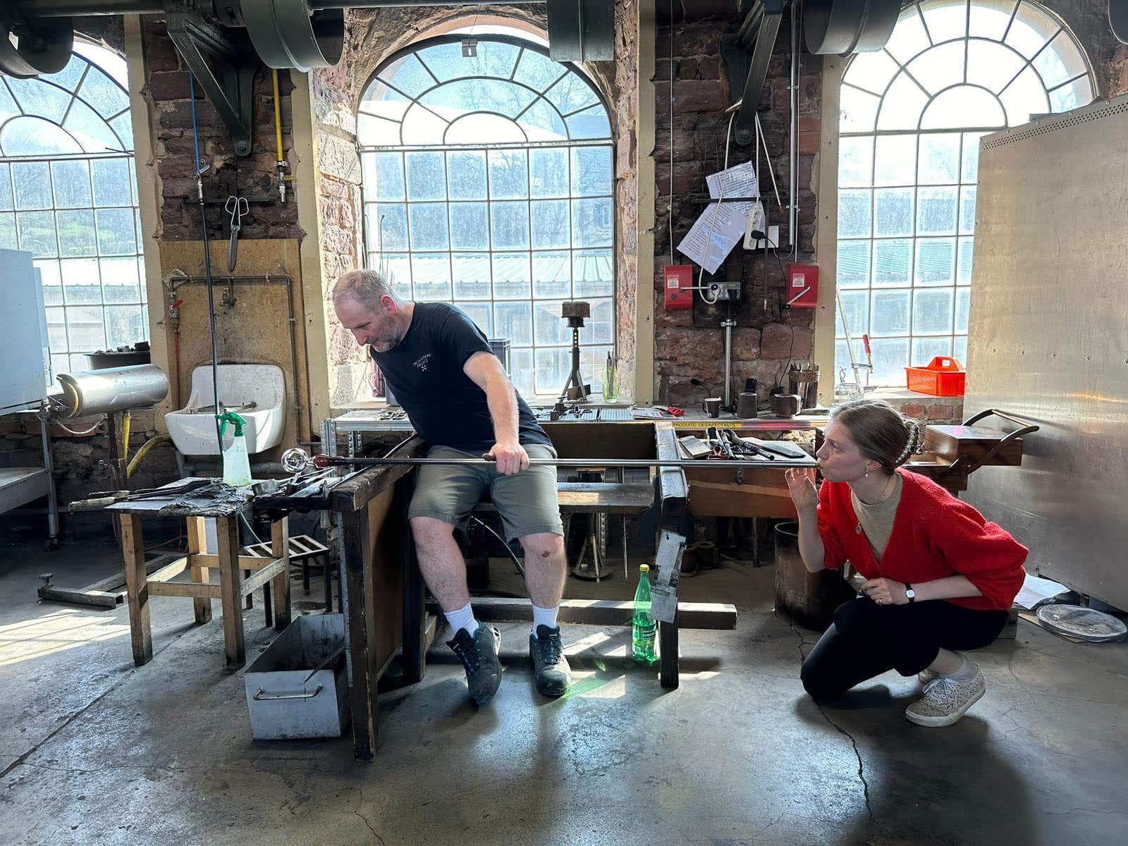 Vitrail Mezental — création en verre coloré de Caroline Le Rouge de Guerdavid