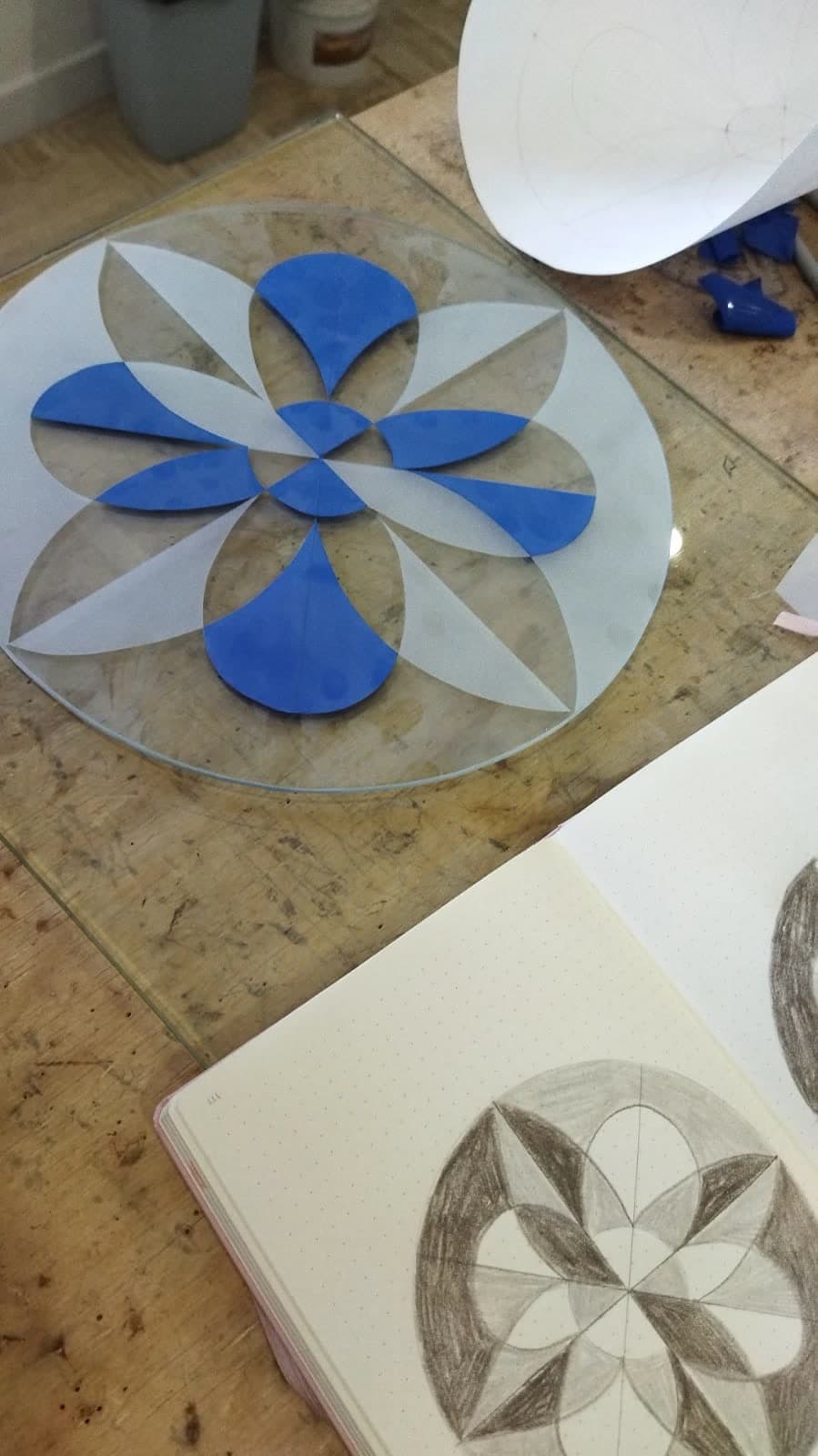 Stage vitrail — découpe et travail du verre coloré