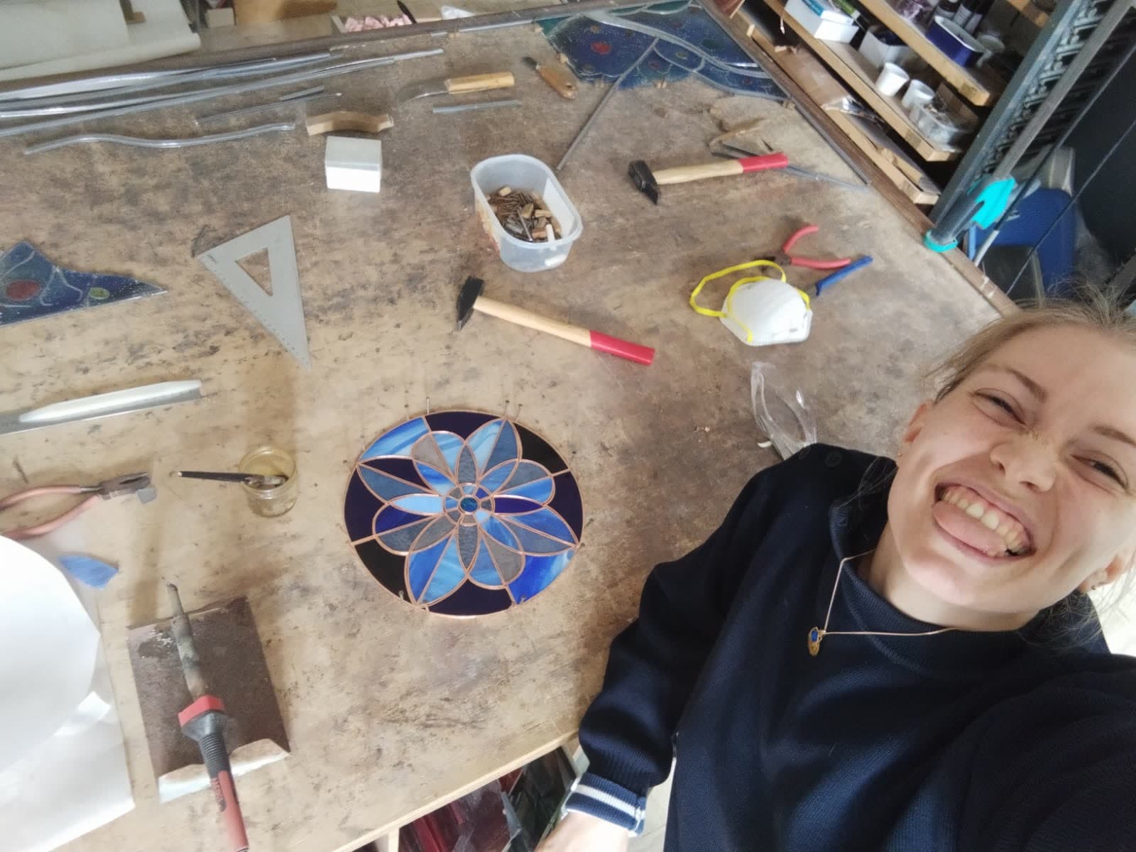 Stage vitrail — découpe et travail du verre coloré