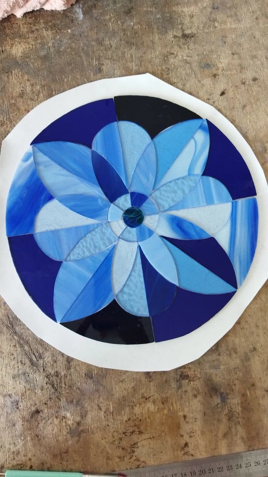 Stage vitrail — découpe et travail du verre coloré