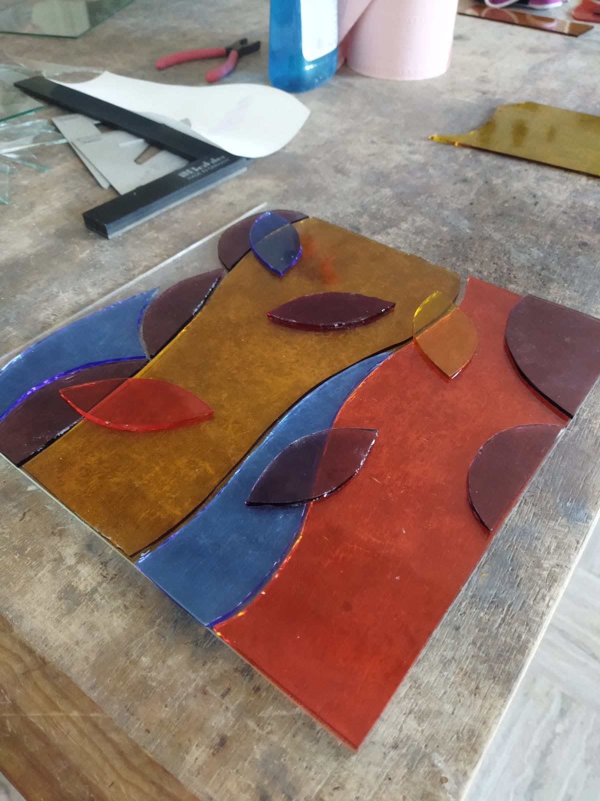 Stage vitrail — découpe et travail du verre coloré