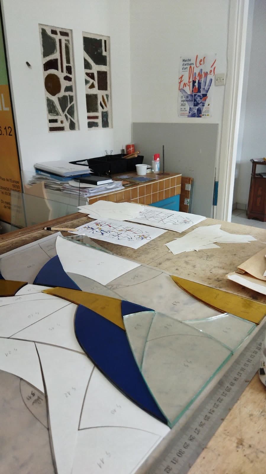 Stage vitrail — découpe et travail du verre coloré