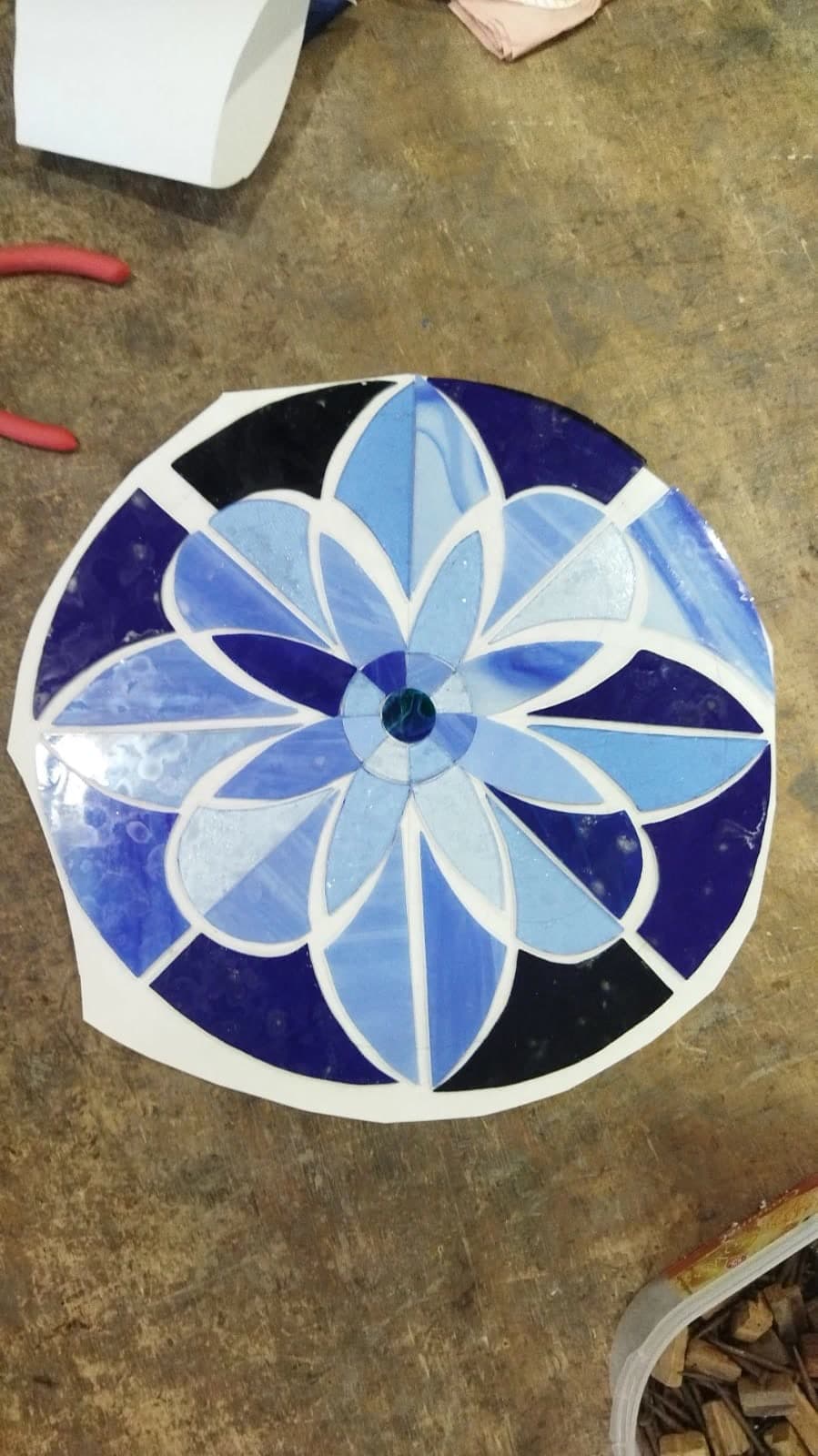 Stage vitrail — découpe et travail du verre coloré