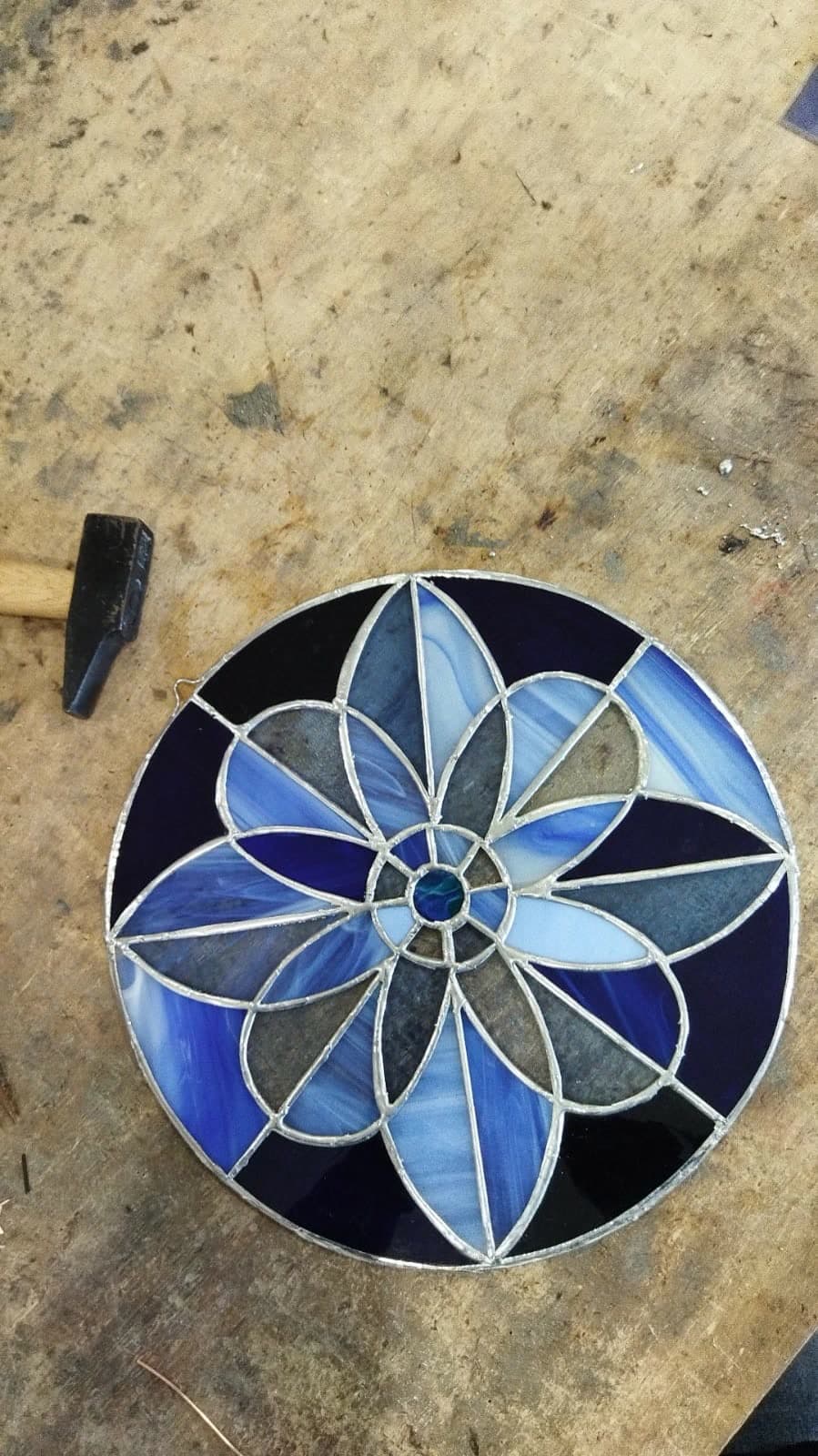 Stage vitrail — découpe et travail du verre coloré